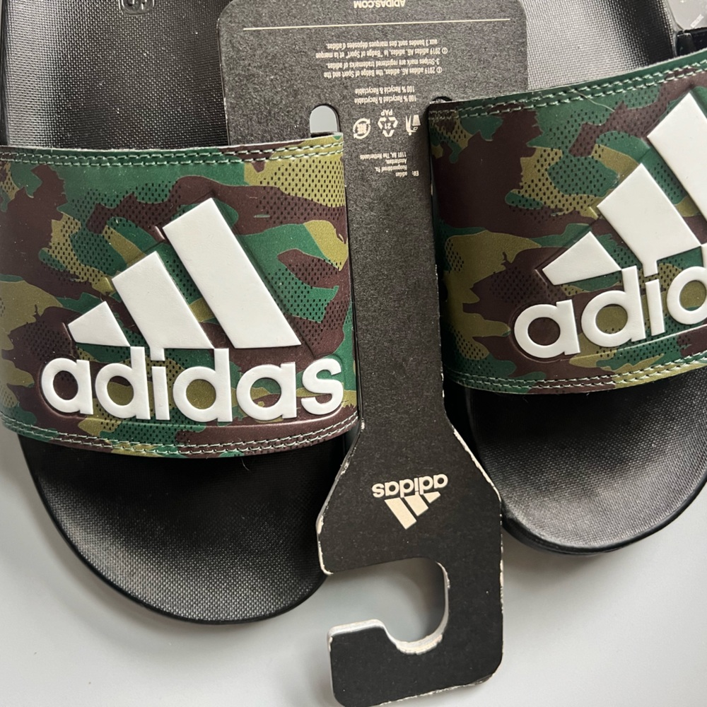 10W Adidas Adillette Comfort Slides camo sandals Mens 10 Womens 11 NEW shoes